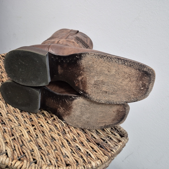 Ariat Distressed Brown Western Boots - Picture 4 of 5